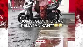 Ibunya siapa woiii ini ...