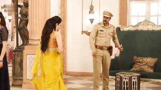 Mann Sundar Today Episode ! Police ने किया Roli को Arrest