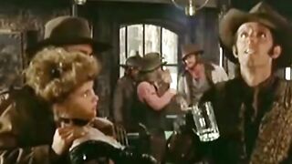 La sfida dei bicchieri di Terence Hill.