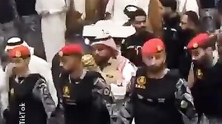 Subhan Allah khana kaba ka galaf change kerny ka manzer