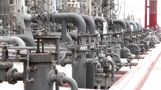 Oil prices face sharpest weekly drop in two years as risks fade