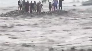 Swat (Khyber Pakhtunkhwa) / 12 tourists from Sialkot drowned in the Swat River near Mingora Bypass.