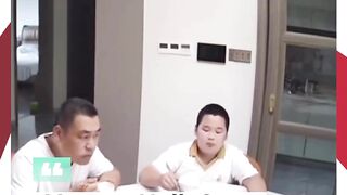 CCTV Rekam Momen Kocak Saat Gempa Ayah Panik, Anak Tetap Fokus ke Makanan