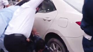 Lahore - Traffic Warden assaultedCTO Lahore notice, orders to register case against those who assaulted the warden, three arrested