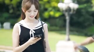 She lost her bag and her boyfriend was on the car