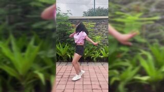 Indian Girl Zainab Basrai Dance 5