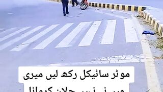 Banda Traffic Police wale ko dekh kar Bhag Gaya