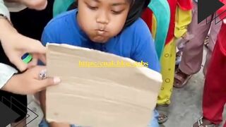 Pas lagi lomba tahan ketawa, mulut penuh air.