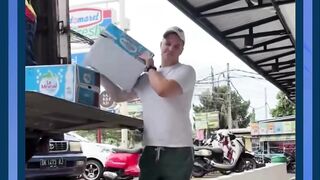 karyawan naturalisasi