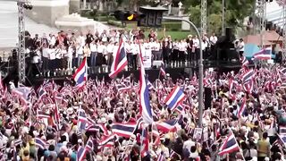 Thai Protesters Demand PM Resignation Amid Cambodia Border Tensions