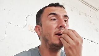 ناشط فلسطيني يعلق بشكل كوميدي على الكمين