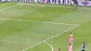 Lionel Messi Free Kick Goal vs Porto - Club World Cup