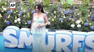 Rihanna hits the blue carpet for Smurfs premiere in