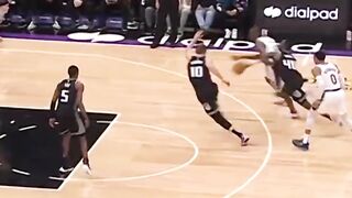 CLUTCH LeBron James TIES IT with 48 Seconds left in CRUNCH TIME!???? #shorts