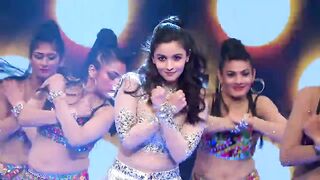 Alia Bhatt performs Tesher's Kay Gayi Chull remix at Miss India 2017