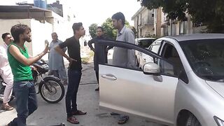 live_fighting_after_accident