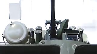 МОСКВА УВЕЛИЧАВА ПРОИЗВОДТСВОТО НА БРОНЕТРАНСПОТЬОРИ И САМОЛЕТИ