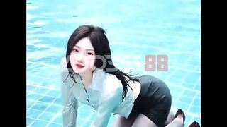 Main basah-basahan bukan soal air tapi soal siapa yang tetap tenang walau disiram ujian.