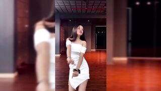 Indian Girl Jia D Souza Dance 2