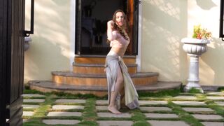 Indian Girl Ojasvi Verma Dance 3