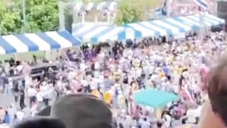 Demo!! Ribuan Warga Thailand Desak PM Paetongtarn Mundur usai Rekaman Telepon Bocor ke Publik