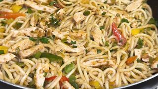 Chicken Chow mein Recipe  چائنیز چومن بنانے کاآسان طریقہ Chicken Noodle Recipe  Chicken Recipe