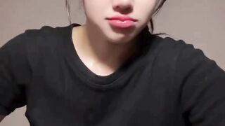 Cewek Goyang Bikin Penasaran! Gerakannya Bikin Netizen Gagal Fokus