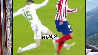 PENYELAMATAN PALING CERDAS DI SEPAKBOLA!