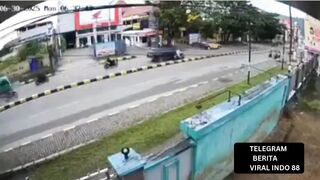 Kecelakaan Melibatkan Sebuah Truk, Langsung Menabrak 3 Pemotor