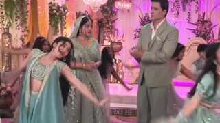Mangal Lakshmi  अपन रशत क लकर कपल और मगल न लय बड फसल