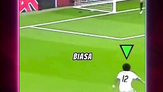Aksi tak terduga di lapangan! Pemain berhasil menghindari tekel