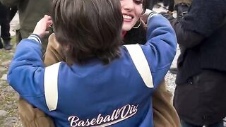 Hande Erçel lovely moment