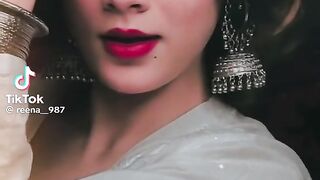 Mujh main aisi kya hai khubi