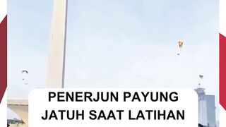 Latihan HUT Bhayangkara di Monas Diwarnai Insiden Penerjun Payung