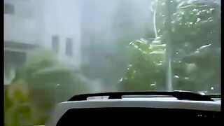 Kaisa Hai Ye Mausam