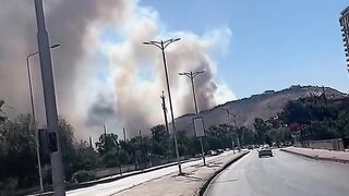 انفجارات قوية داخل قصرالشعب في دمشق وانباء عن اصاية احمدالشرع  .