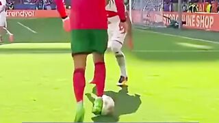 100 Skill Smooth Di Sepak Bola
