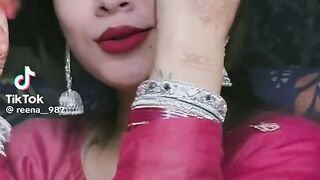 Aksar is duniya mein 2
