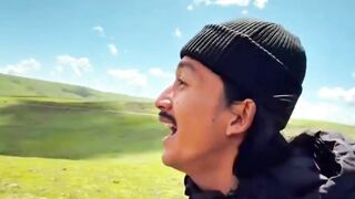 [VIDEO] Pria Ini Abadikan Lokasi yang Mirip dengan Wallpaper Windows XP, Bikin Takjub!