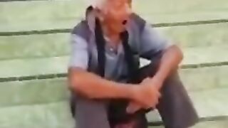 Kakek yang kurang beruntung