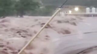 [VIDEO] Detik-Detik Banjir Bandang di Texas, Korban 32 Orang