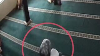 [VIDEO] Detik-detik Warga Sungkur Klaten Meninggal Saat Sujud Salat Zuhur