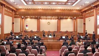 South Korea Court Reviews Detention Warrant for Ex-President Yoon
