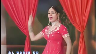 Pakistani Cute Girl Dance