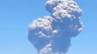 Gunung Lewotobi Laki laki Meletus Lagi