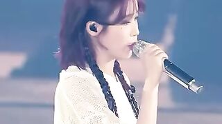 아무도 예상 못했던 아이유 콘서트 게스트