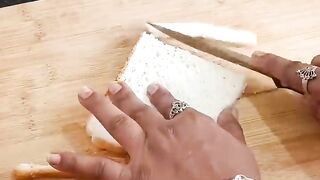 Viral bread pizza recipe shorts shortvideo youtubeshorts viralvideo tranding kalpanaskitchen
