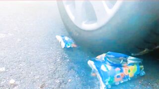 Experimentos esmagadores! Carro vs Coisas Crocantes e Macias! Coca-Cola, Fanta, Mirinda, Mnt Dew 6