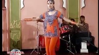 Pakistani Girl Deedar Stage Dance