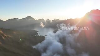 Evacuation process for tourists from Malaysia who fell on Mount Rinjani